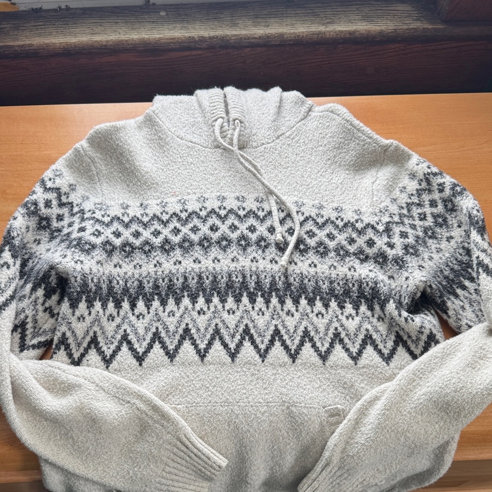 Men’s old navy printed sweater hoodie